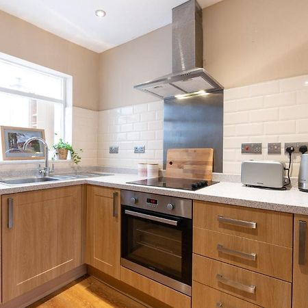 Besford Square, Shrewsbury Town Villa ภายนอก รูปภาพ