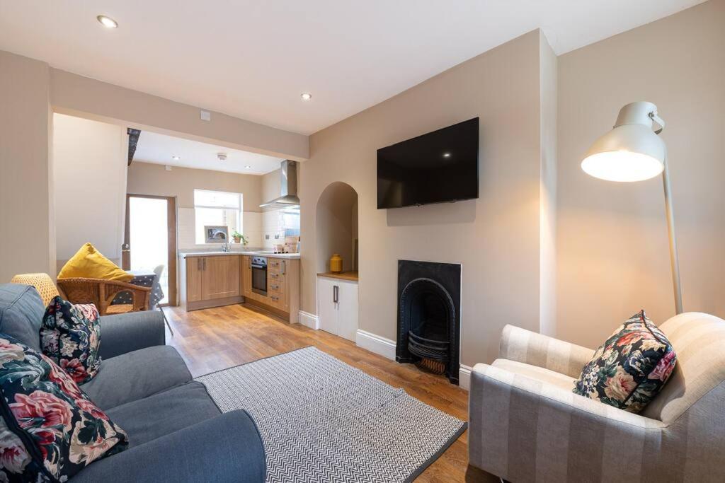 Besford Square, Shrewsbury Town Villa ภายนอก รูปภาพ